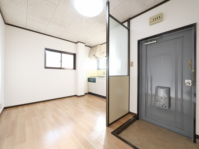 森島ビルの居間・リビング|ゆったりとした居間です