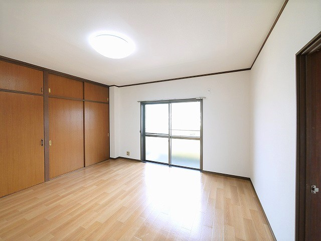 森島ビルの洋室|個人の部屋や寝室として使える洋室です