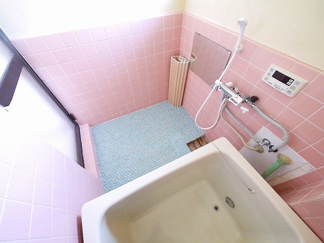 森島ビルの浴室|きれいなお風呂です