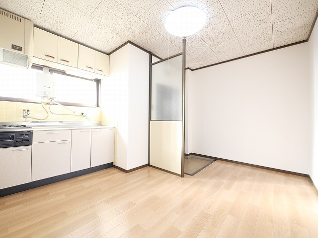 森島ビルの居間・リビング|ゆったりとした居間です