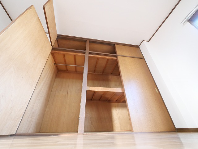 森島ビルの収納|小物を収納するのに便利です