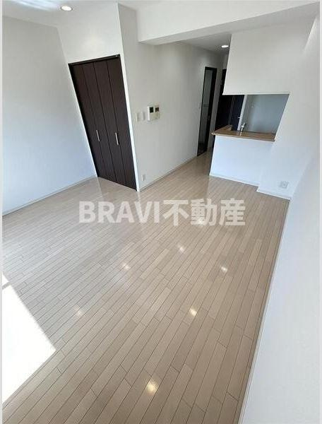 BRAVI上本町（ブラービ上本町）　BRAVI不動産の居間・リビング
