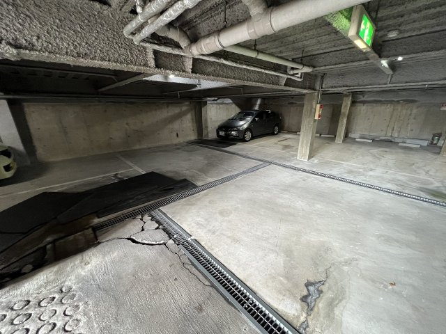 サンハイムⅡの駐車場
