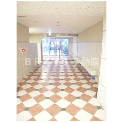 フォレシティ肥後橋　BRAVI不動産のロビー|【フォレシティ肥後橋】ゆとりのあるロビーです