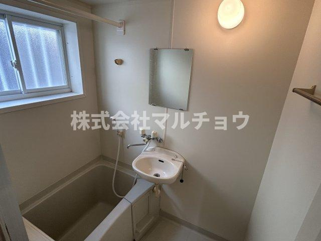 高見荘の浴室|日々の疲れを癒すお風呂付です