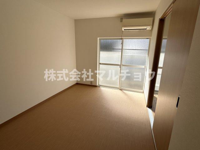 高見荘の居間・リビング|ゆったり過ごせる居間です