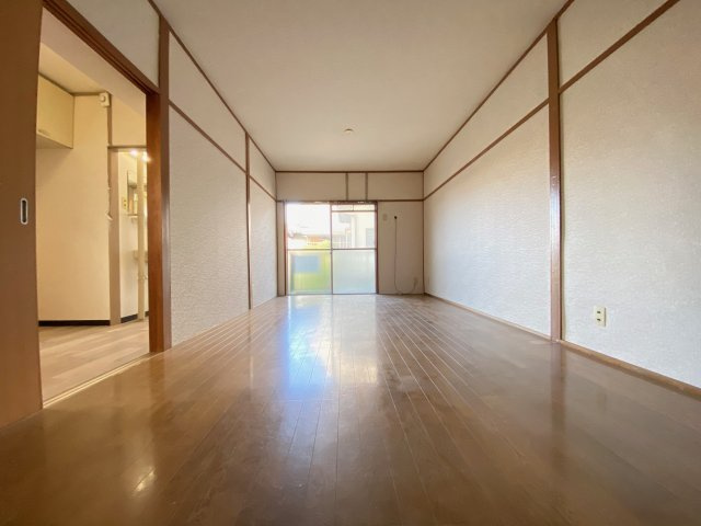 恵マンションの洋室