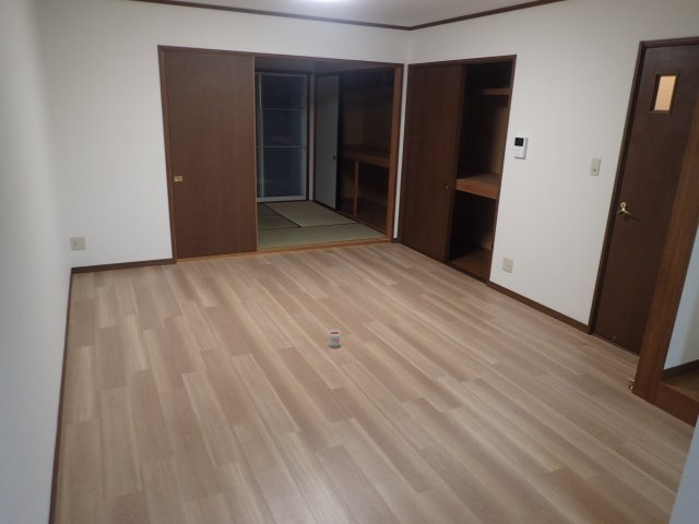 サカエハイツⅡの居間・リビング