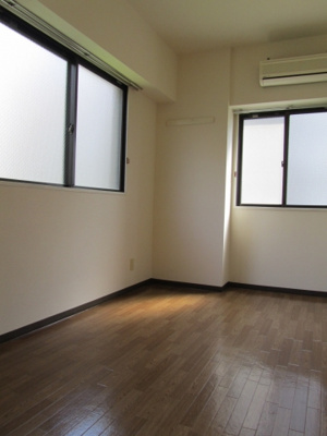 【居間・リビング】 | 第二八千代ビル