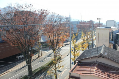 【前面道路含む現地写真】 | 京都市左京区北白川別当町　売土地 | 既存建物屋上からの見た前面道路