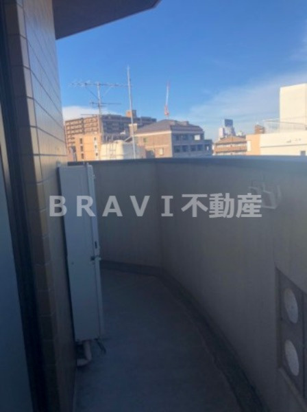 フォルム東三国　BRAVI不動産のバルコニー|【フォルム東三国】広々としたバルコニーです