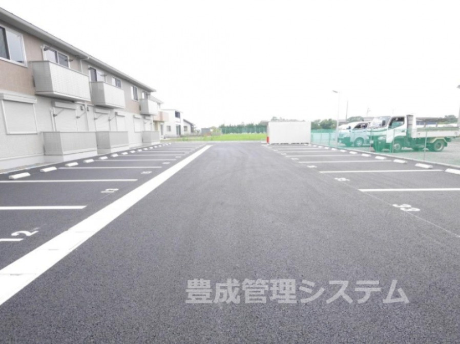 グランドゥール大野原Ⅰの駐車場|駐車場に車を止められます