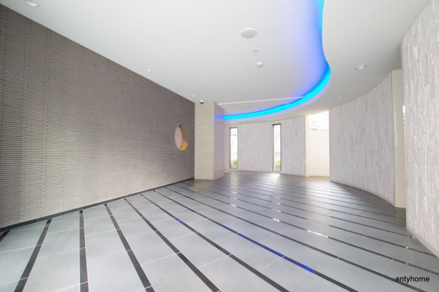 セレニテ京橋クレア　仲介手数料無料のロビー