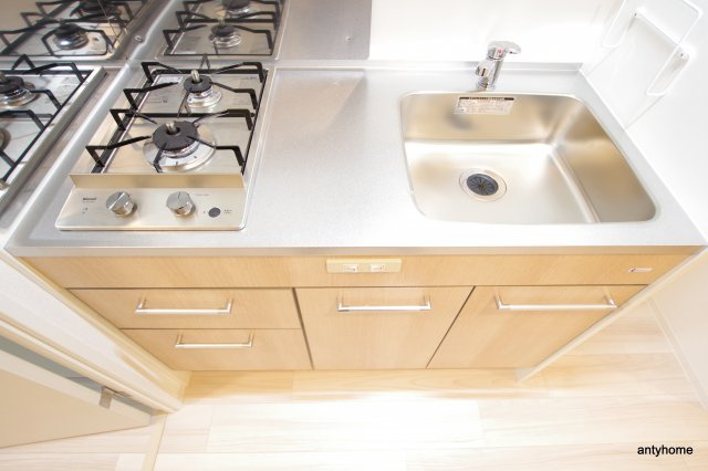 セレニテ京橋クレア　仲介手数料無料のキッチン