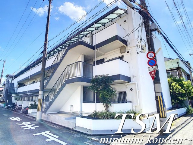 ノーヴァ寝屋川の外観|南向きバルコニーのマンションです。