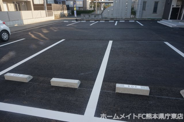熊本市中央区八王寺町のアパートの駐車場