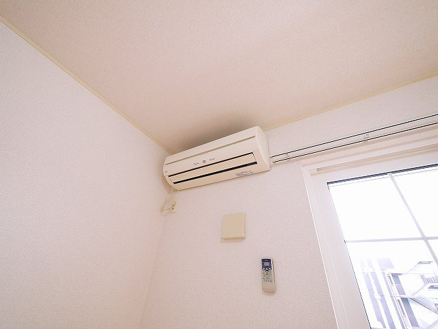 エレガンス（西九条町２丁目）の設備|エアコン完備