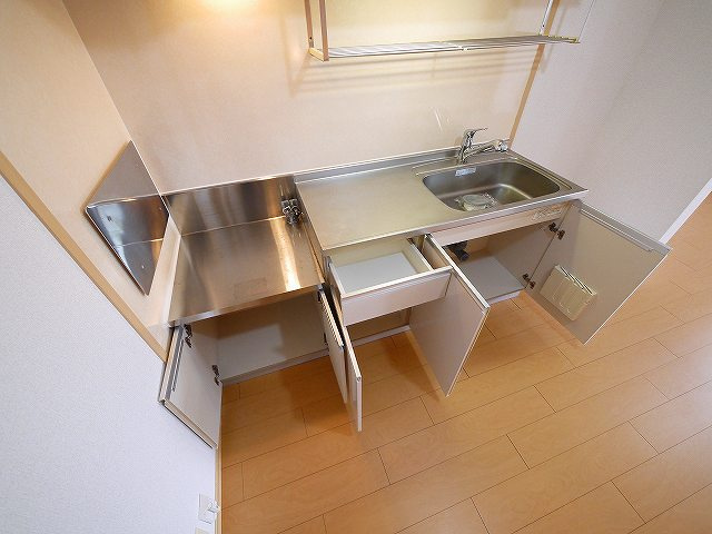 エレガンス（西九条町２丁目）のキッチン|お料理しやすいキッチンです