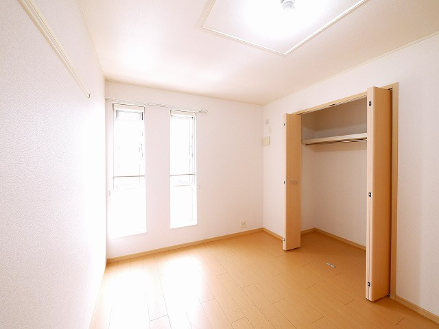 エレガンス（西九条町２丁目）の洋室|広々とした洋室です