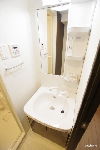 S-RESIDENCE西長堀　仲介手数料無料の洗面所
