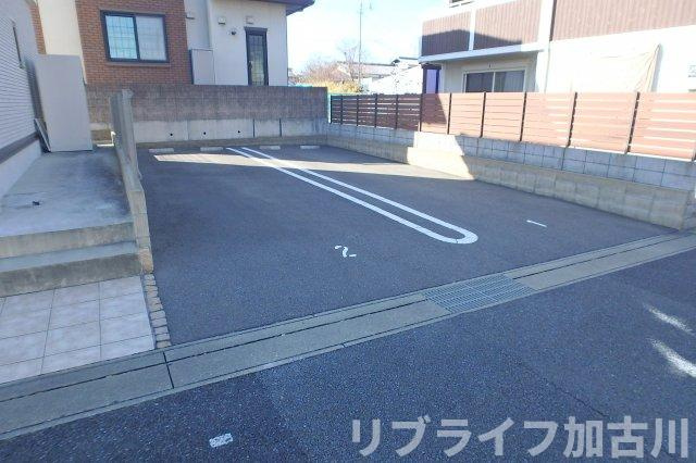フローラ坂元Ｃの駐車場
