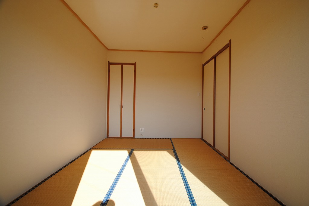 久留米市荘島町のタウンの和室