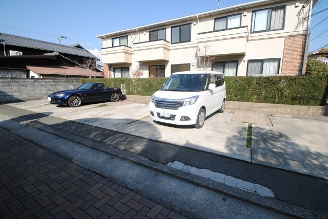 久留米市荘島町のタウンの駐車場