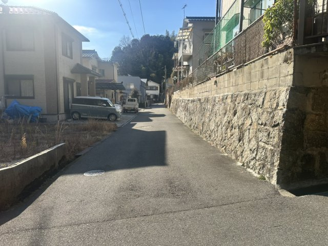 【前面道路含む現地写真】