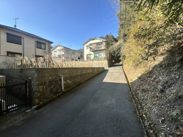 【前面道路含む現地写真】