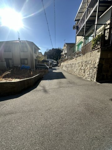 【前面道路含む現地写真】