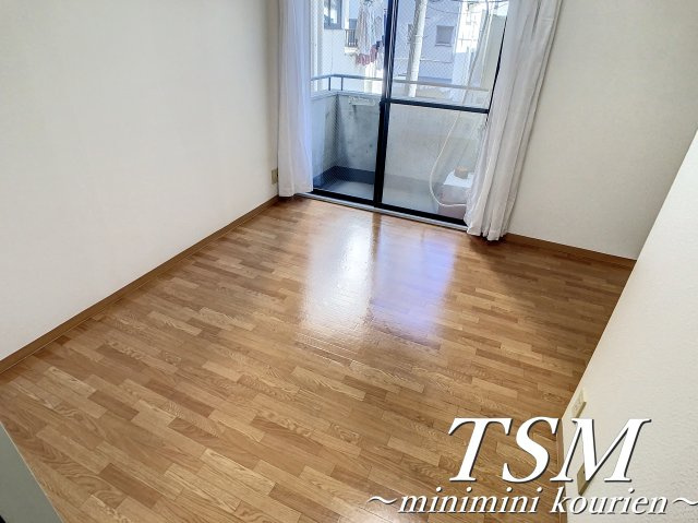 カレリアの洋室