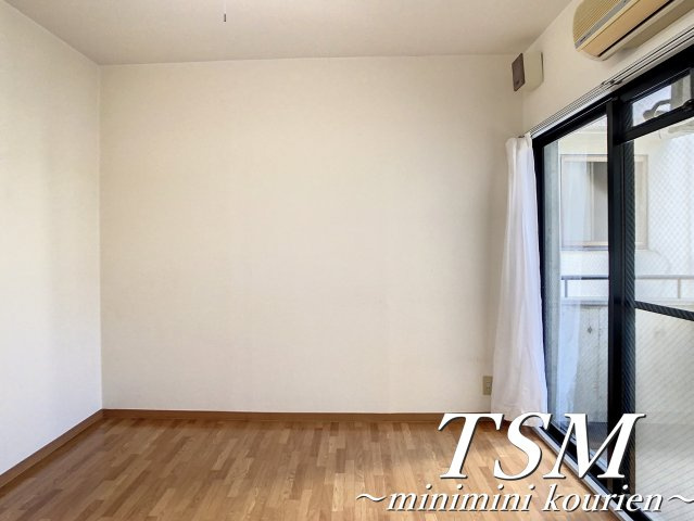 カレリアの洋室