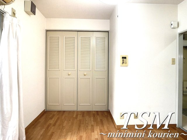 カレリアの洋室