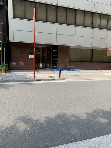 日本橋本町THビルのエントランス