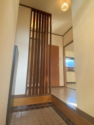 大林マンションの玄関