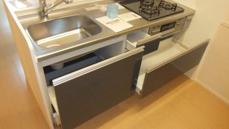 ディアコートのキッチン|キッチン下の収納もたっぷりです