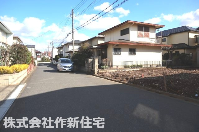 八千代市大和田新田　売地　建築条件なし　約５４坪の整形地の前面道路含む現地写真|６ｍ公道面