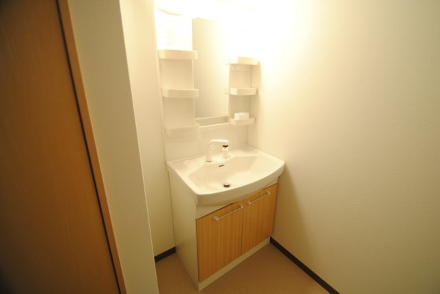 コンチェルト東合川Ⅱの独立洗面台