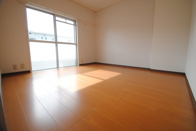 コンチェルト東合川Ⅱの洋室