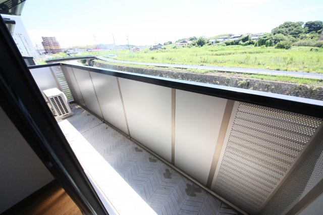 カーサソレイユB棟のバルコニー