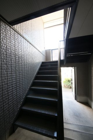 カーサソレイユB棟のロビー