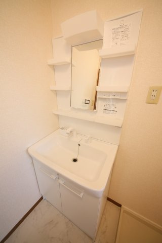 カーサソレイユB棟の独立洗面台