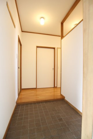シティハイツ狩口の玄関