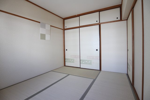 シティハイツ狩口の和室
