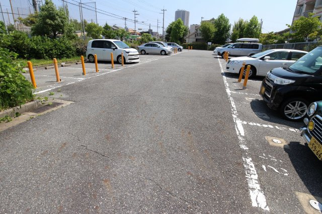 シティハイツ竹の台の駐車場