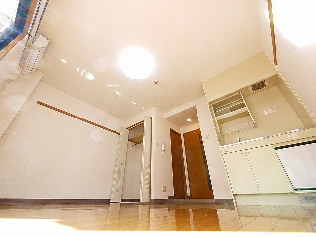 セントラルハイツ千代の洋室