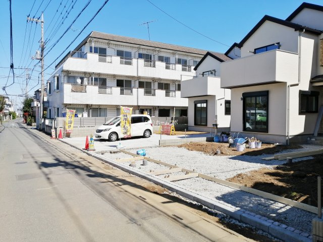 【新築】坂戸市八幡新築分譲住宅 全2棟 2号棟の前面道路含む現地写真|前面道路含む現地写真です