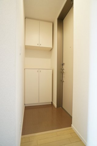 【玄関】 | カーサ・ドマーニ | 玄関とセパレート型シューズBOX