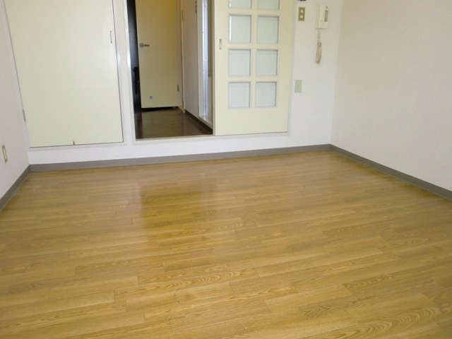 大阪市淀川区新高６丁目の賃貸マンションの居間・リビング