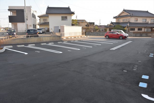 K HOUSEの駐車場